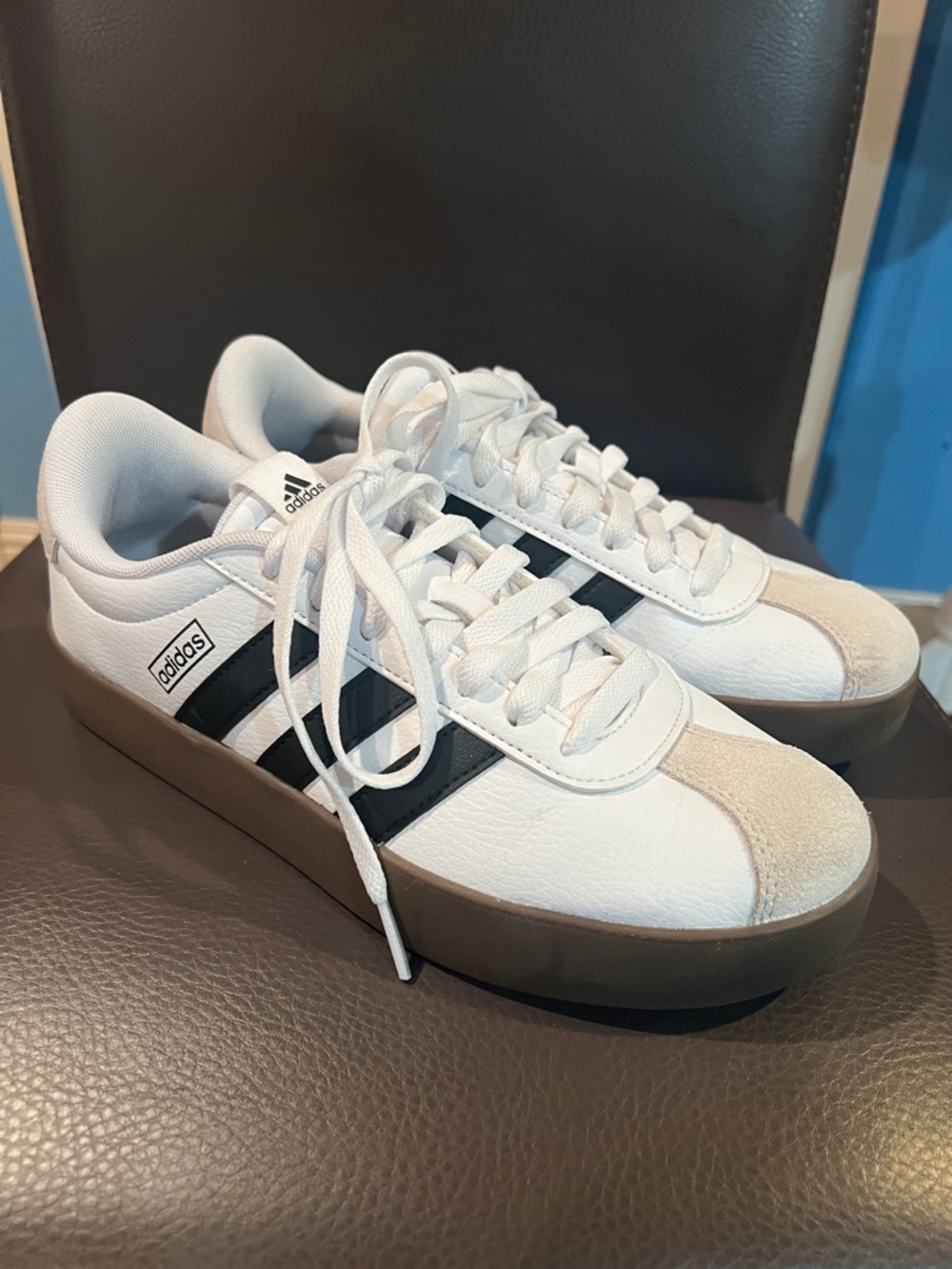 Adidas white tan navy sneaker size 8